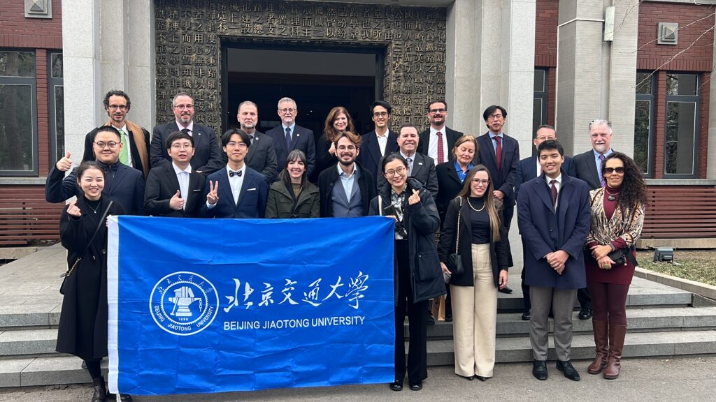Membros da delegação da da Unicamp em visita ao Museu da Universidade Beijing Jiaotong